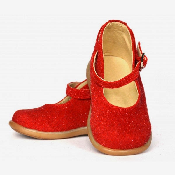 http://www.pantofiorulfermecat.ro/pantofiori-eleganti-fetite-rosu-lux